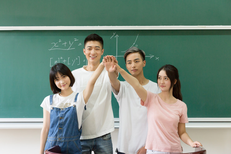 2025年征兵初中毕业能报名吗